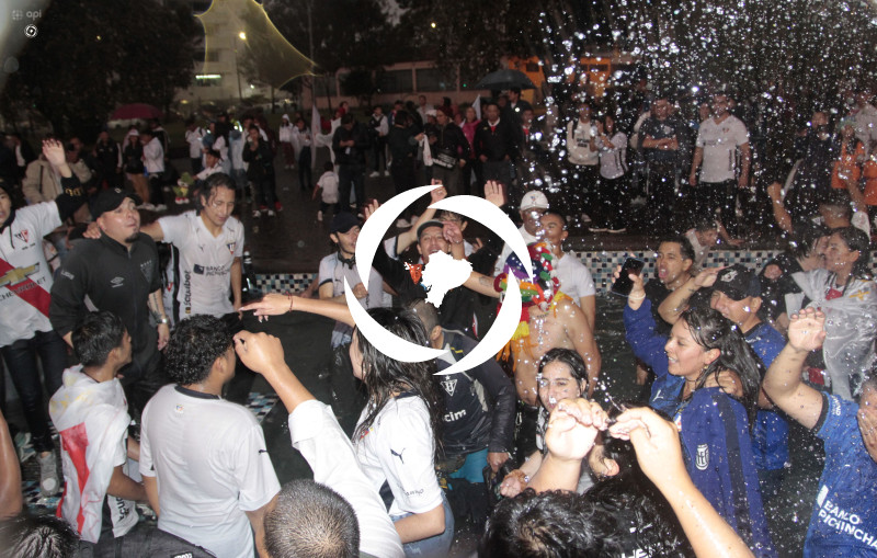 FBL-FESTEJOS-HINCHAS-LIGA-DE-QUITO