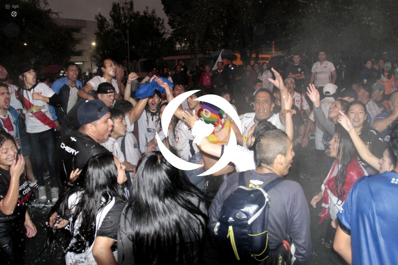 FBL-FESTEJOS-HINCHAS-LIGA-DE-QUITO