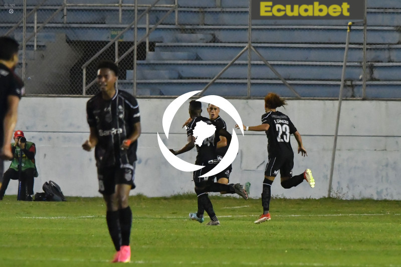 FBL-LIGAPRO-MANTA-TECNICO UNIVERSITARIO