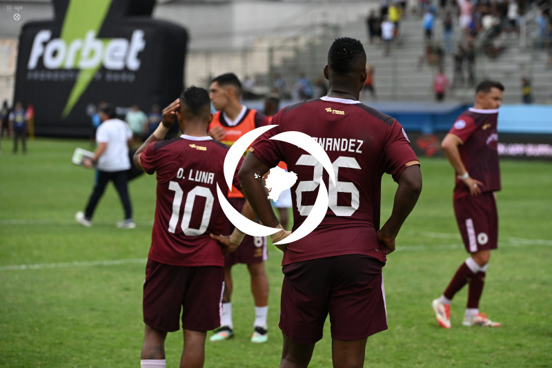FBL-LIGA ECUABET-MANTA-VINO TINTO