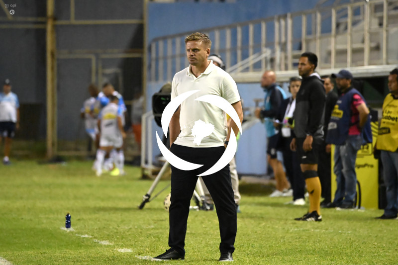 FBL-LIGA ECUABET-MANTA-EMELEC