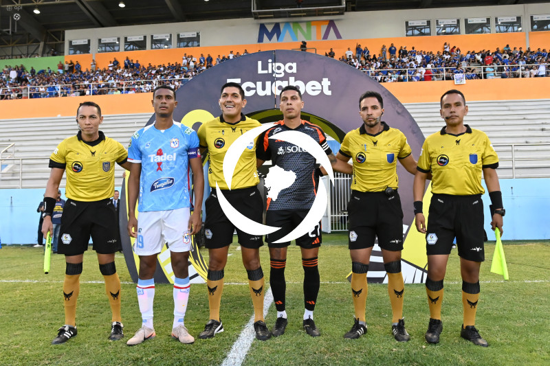 FBL-LIGA ECUABET-MANTA-EMELEC